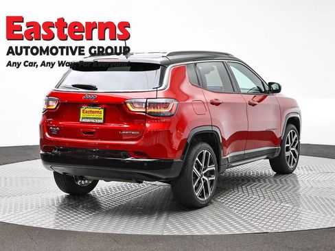 Used 2025 Jeep Compass Limited w/ Elite Group AWD/4WD image 5