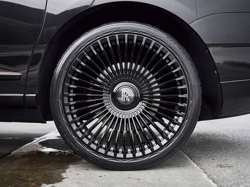 Used 2019 Rolls-Royce Cullinan AWD/4WD image 19