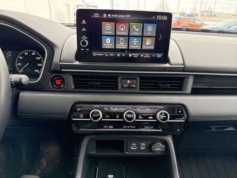 Certified 2025 Honda Pilot Touring image 16