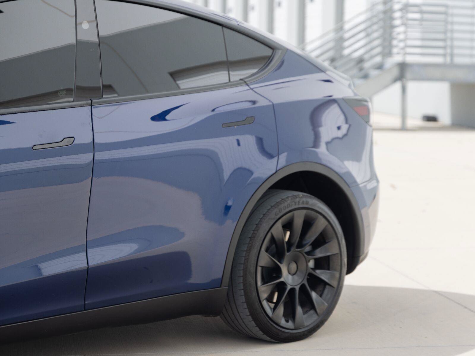 Used 2023 Tesla Model Y Long Range AWD/4WD image 12