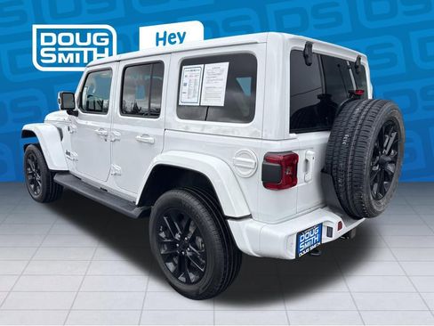 Used 2021 Jeep Wrangler Unlimited Sahara AWD/4WD image 3