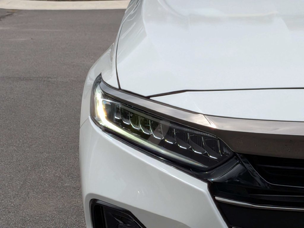 Used 2022 Honda Accord Sport image 11