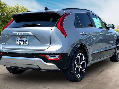 Used 2023 Kia Niro SX Touring FWD image 6
