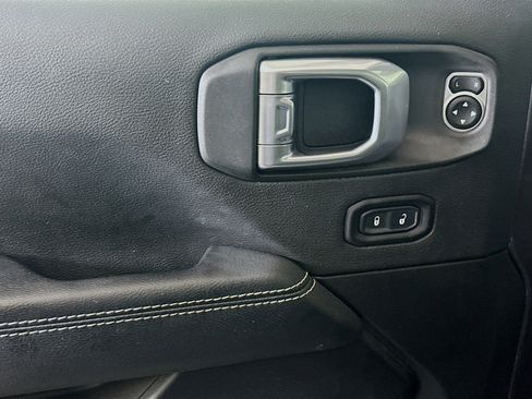 Used 2022 Jeep Wrangler Sahara w/ Cold Weather Group image 15