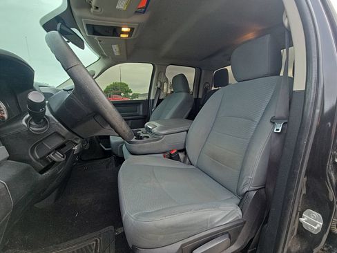 Used 2017 RAM 1500 Express w/ Black Ram 1500 Express Group AWD/4WD image 9