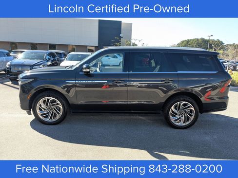 Certified 2025 Lincoln Navigator Reserve image 7