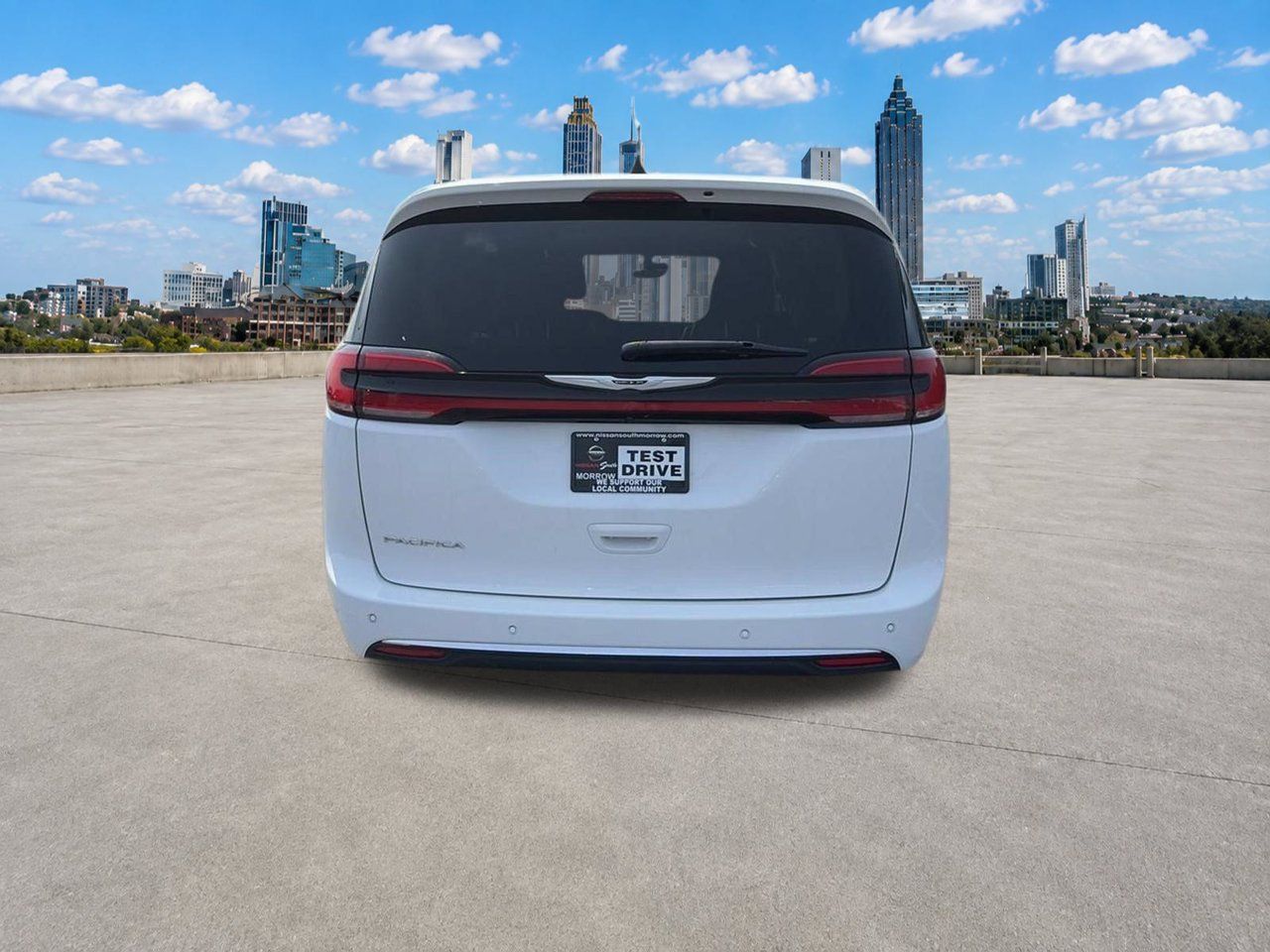 Used 2024 Chrysler Pacifica Touring-L FWD image 23