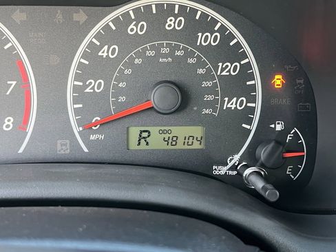 Used 2013 Toyota Corolla LE image 28