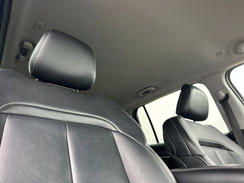 Used 2023 Jeep Grand Cherokee L Limited image 17