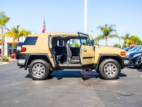 Used 2012 Toyota FJ Cruiser 4WD w/ Convenience Pkg image 19