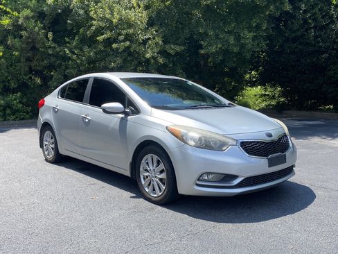 Used 2014 Kia Forte EX w/ Protection Package FWD image 2