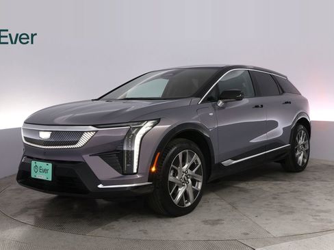 Used 2025 Cadillac Optiq Luxury 1 AWD/4WD image 2