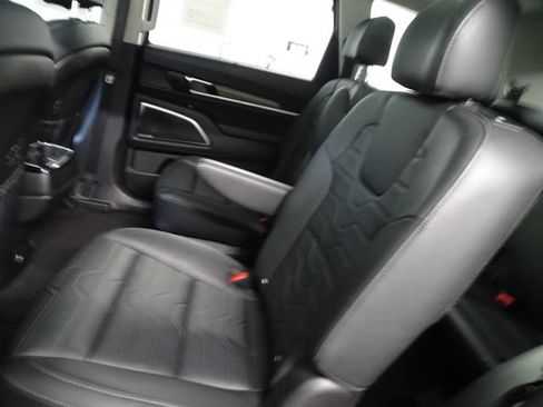 Used 2022 Kia Telluride SX w/ SX Prestige Package AWD/4WD image 4