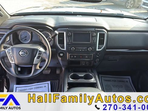 Used 2018 Nissan Titan SV w/ SV Convenience Package image 18