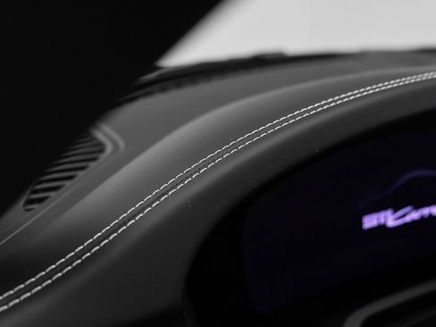 Used 2025 Porsche 911 Carrera w/ Premium Package image 33