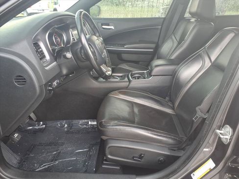 Used 2020 Dodge Charger SXT w/ Leather Interior Group RWD image 19