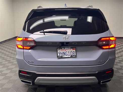 Used 2023 Honda Pilot Elite image 6