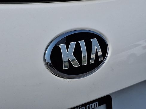 Used 2017 Kia Sorento FWD w/ LX Convenience Package image 28