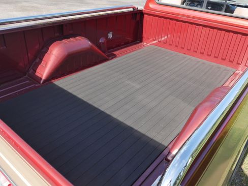 Used 1992 Dodge D/W Truck 150 RWD image 42