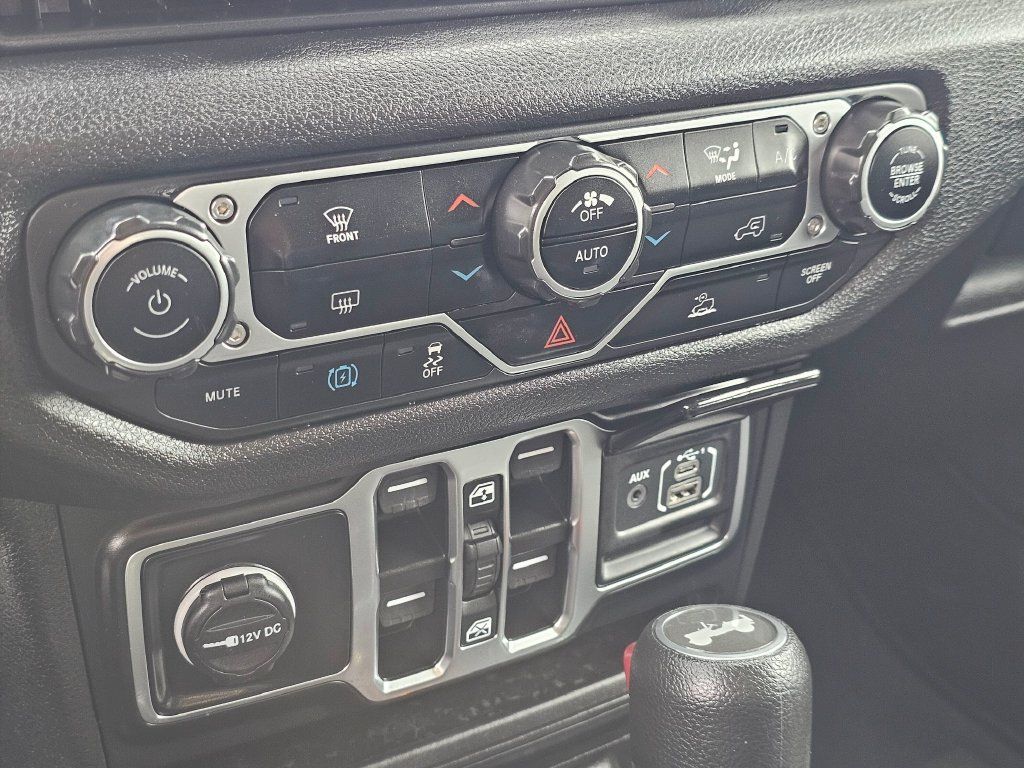 Used 2024 Jeep Wrangler Unlimited AWD/4WD image 27