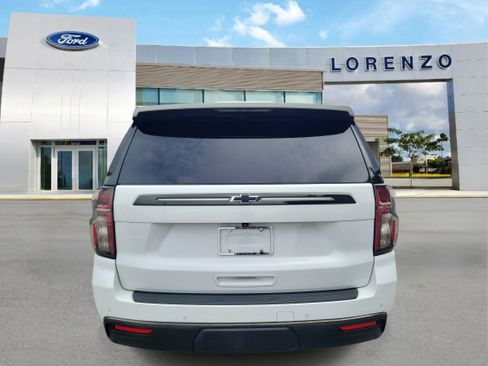 Used 2022 Chevrolet Tahoe Z71 w/ Luxury Package AWD/4WD image 6