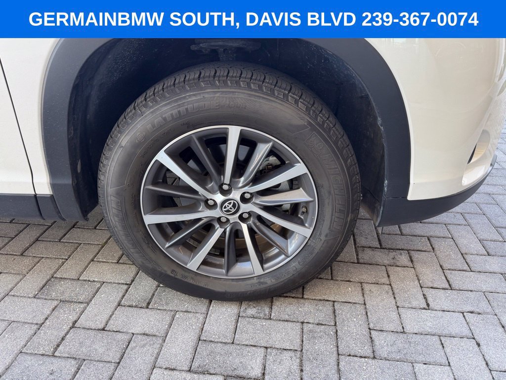 Used 2019 Toyota Highlander XLE FWD image 9