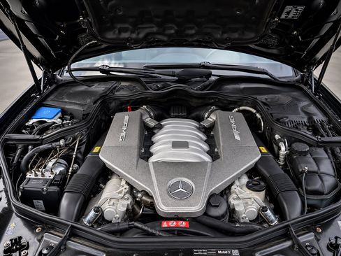Used 2008 Mercedes-Benz CLS 63 AMG image 11