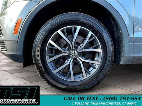 Used 2020 Volkswagen Tiguan SE image 9