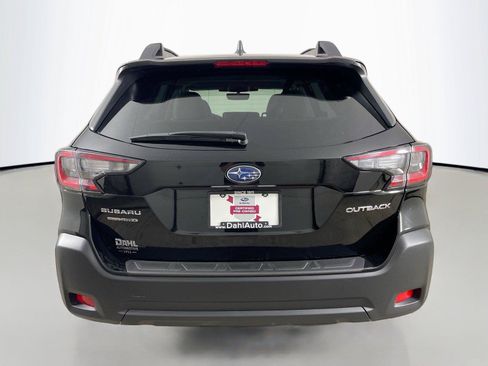 Used 2025 Subaru Outback Premium AWD/4WD image 12