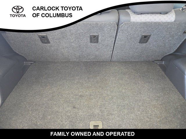 Used 2015 Toyota Yaris L FWD image 16