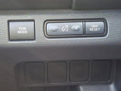 Used 2022 Nissan Frontier Pro-X image 23