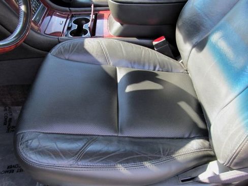 Used 2011 Cadillac Escalade EXT image 27