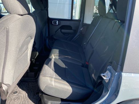 Used 2025 Jeep Wrangler Willys image 20