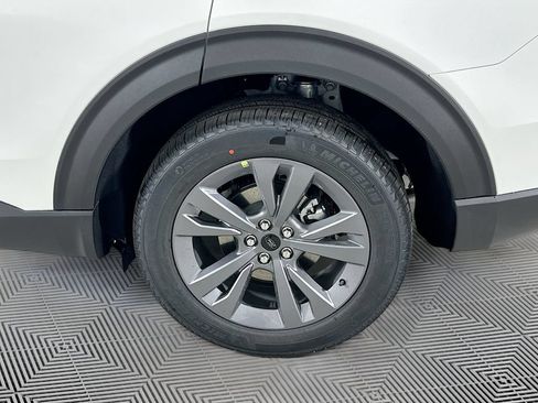 New 2026 Ford Explorer Active w/ Active Comfort Package AWD/4WD image 17
