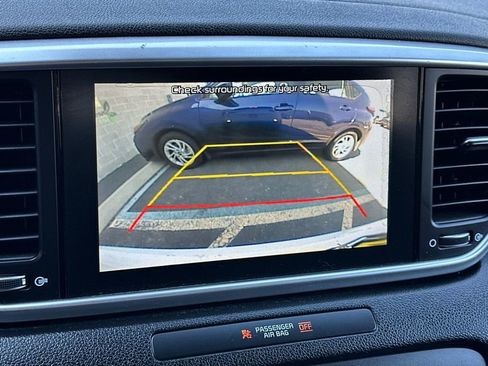Used 2020 Kia Sportage LX image 20