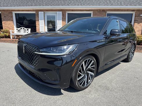 Used 2025 Lincoln Aviator Black Label w/ Jet Appearance Package image 4