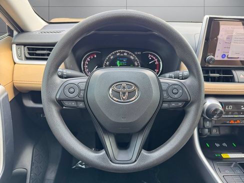 Certified 2025 Toyota RAV4 XLE AWD/4WD image 13