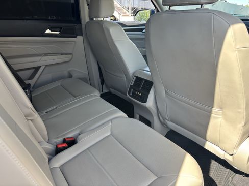Used 2021 Volkswagen Atlas SE w/ Panoramic Sunroof Package FWD image 11