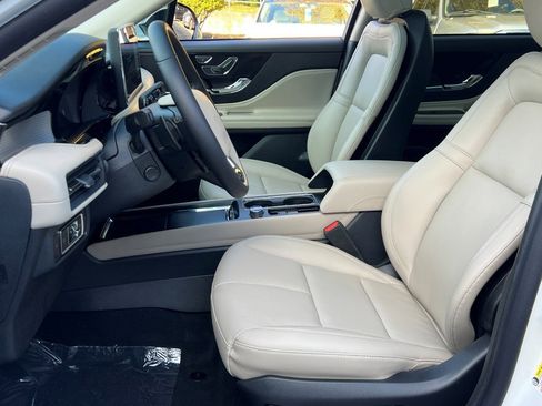 New 2026 Lincoln Corsair Premiere image 15