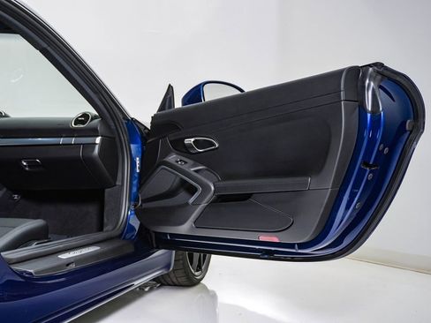 Certified 2025 Porsche 718 Cayman RWD image 17