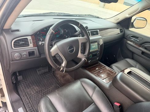 Used 2011 GMC Yukon Denali RWD image 10