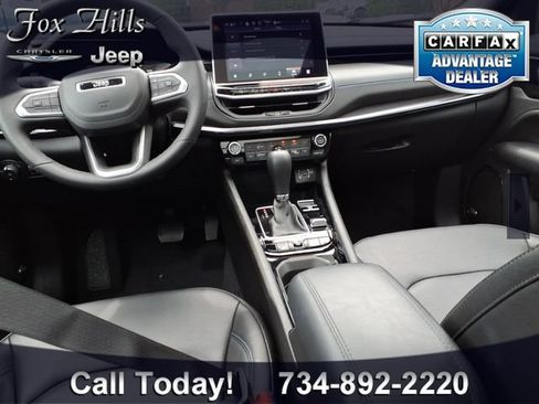 Used 2025 Jeep Compass Limited w/ Sun & Sound Group AWD/4WD image 13