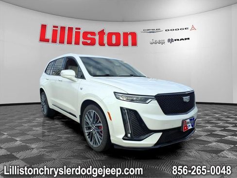 Used 2023 Cadillac XT6 Sport w/ Technology Package image 1