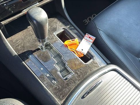 Used 2011 Chrysler 300 Limited image 21