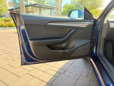 Used 2022 Tesla Model 3 Long Range AWD/4WD image 7