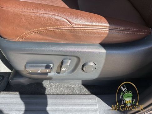 Used 2022 Toyota 4Runner Limited AWD/4WD image 12