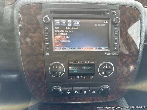 Used 2012 GMC Yukon Denali AWD/4WD image 23