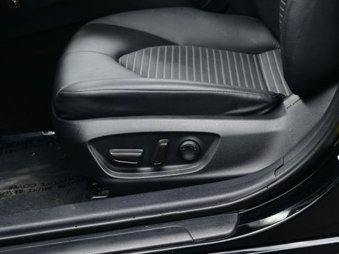 Used 2024 Toyota Camry SE FWD image 11