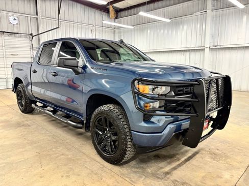 Used 2024 Chevrolet Silverado 1500 Custom w/ Turbomax Blackout Package AWD/4WD image 3