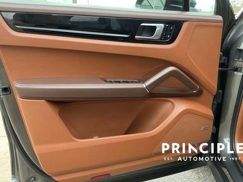 Used 2019 Porsche Cayenne S AWD/4WD image 21